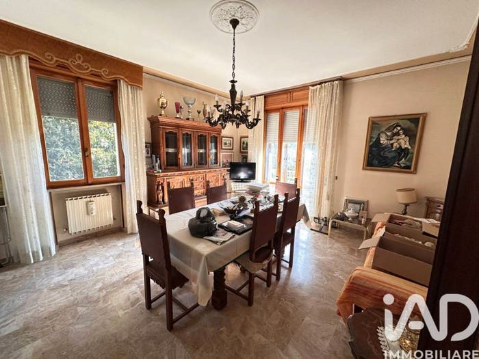 Appartamento trilocale in vendita in Via Manzoni, Centro, Mirandola