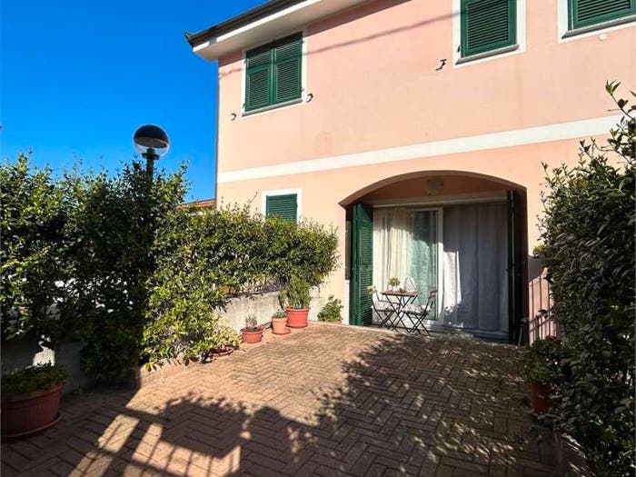 Appartamento quadrilocale in vendita in Via Viazzo, Boissano