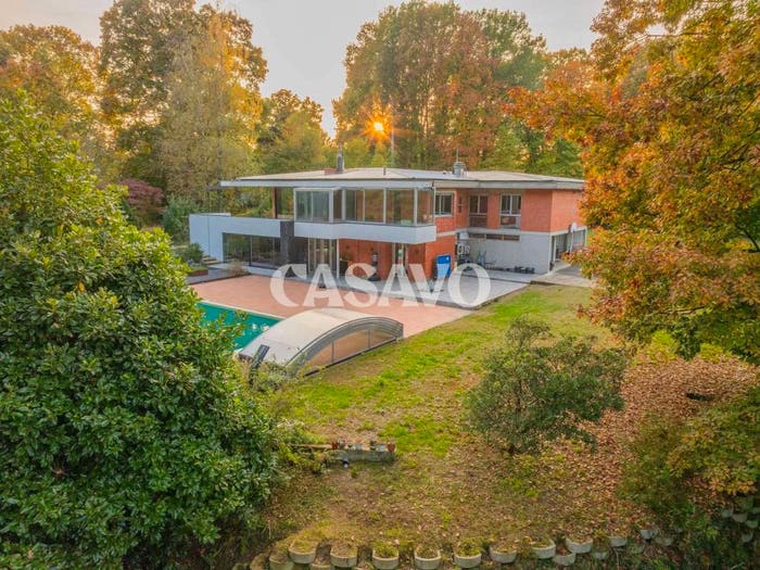 Casa con 6 locali in vendita in Via Varese, Ternate
