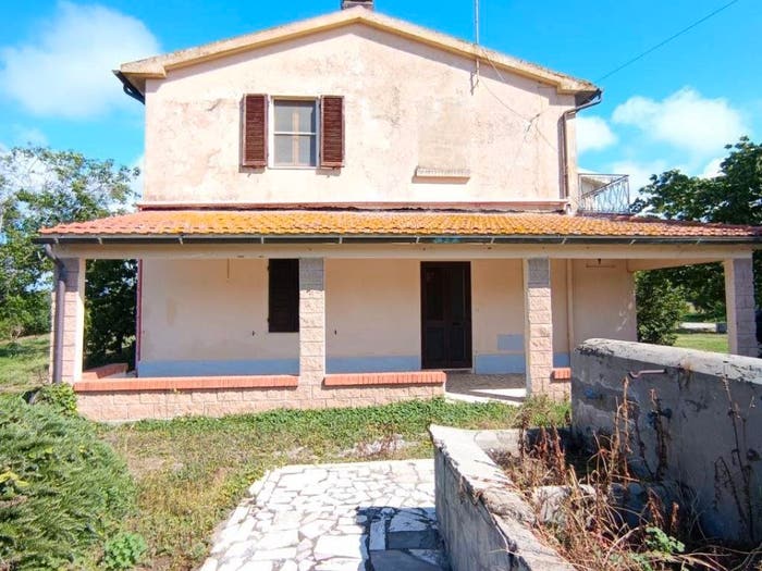 Casa con 6 locali in vendita in Orbetello