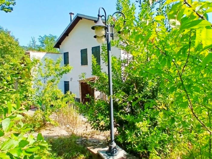 Casa con 6 locali in vendita in Localita'  CABRONI, Millesimo