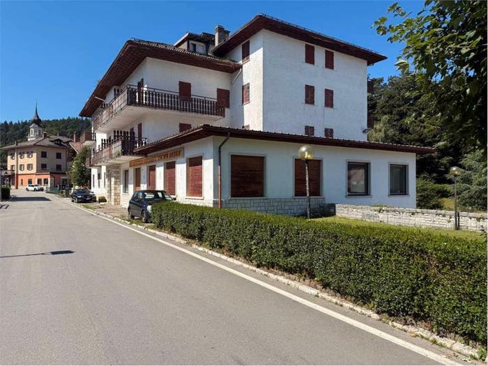 Casa con 6 locali in vendita in Viale Dolomiti, Chiesa, Lavarone