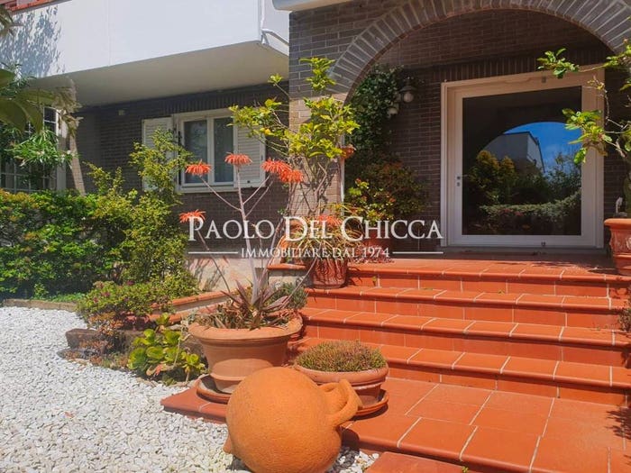 Casa quadrilocale in vendita in Via della Prugnoliccia, Montenero Basso Montenero Alto, Livorno