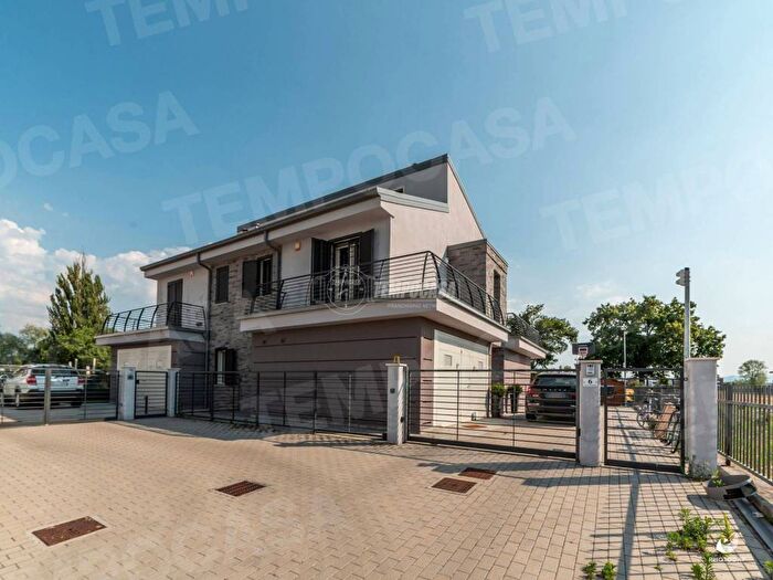 Casa con 5 locali in vendita in Umberto Terracini, Centro, Castelfranco Emilia