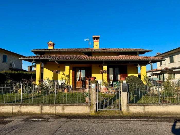 Casa quadrilocale in vendita in Via Fiume Oglio, Castelcovati