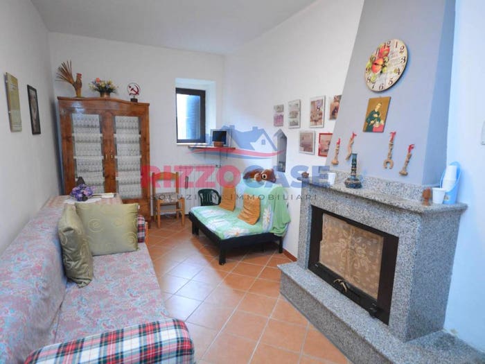 Casa quadrilocale in vendita in Via Portacqua, Centro, Longobucco