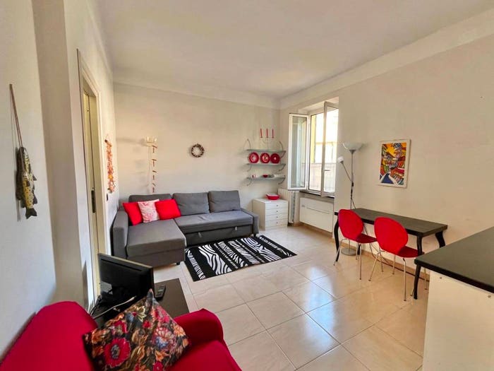 Appartamento bilocale in vendita in Piazza Sant'Ambrogio, Centro, Alassio
