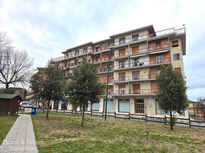 Appartamento quadrilocale in vendita in Strada Provinciale di Chiusi e del Lago, Chiusi Scalo, Chiusi