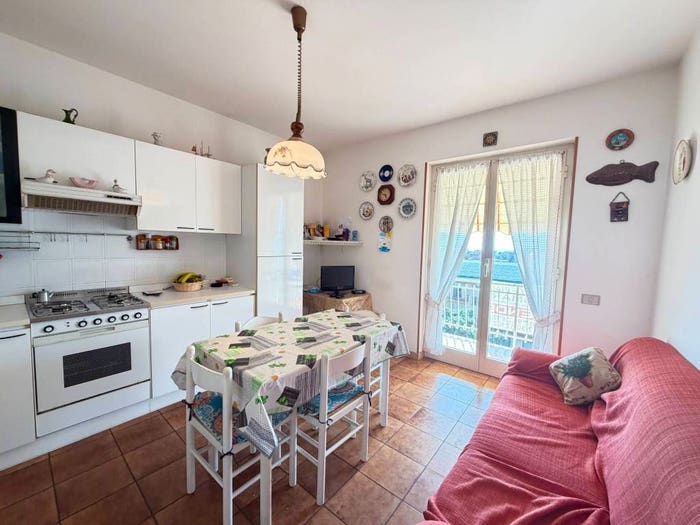 Appartamento trilocale in vendita in Via Enrico Fausto, Centro, Ceriale