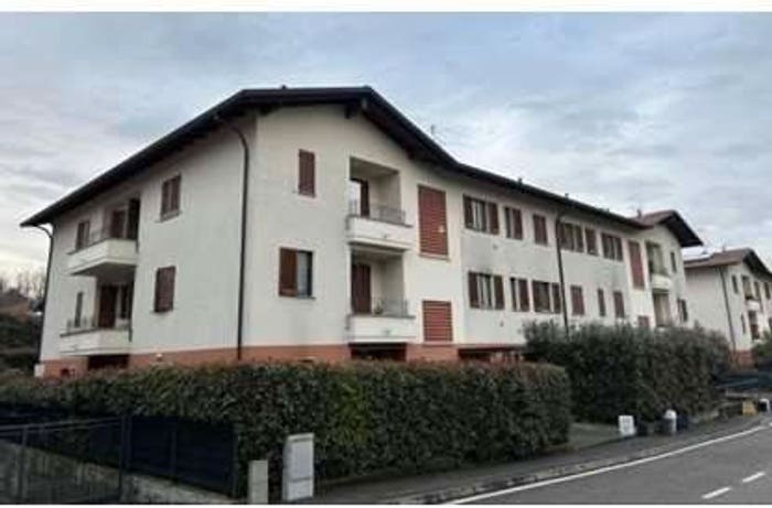 Appartamento trilocale in vendita in Via Papa Giovanni Paolo II, Lomazzo