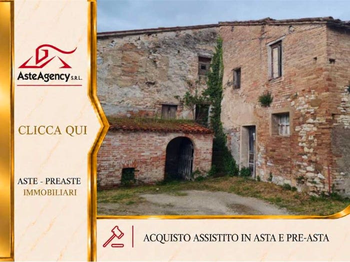 Appartamento con 6 locali in vendita in Via Piane, Matelica