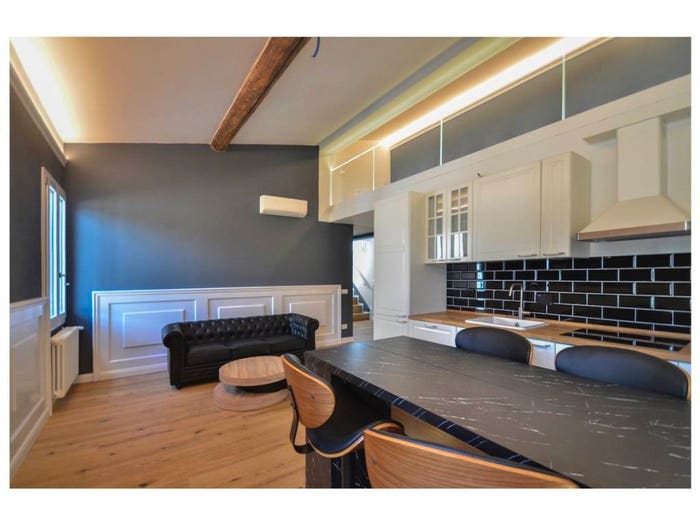 Appartamento quadrilocale in vendita in Via San Zanobi, San Marco SS Annunziata, Firenze