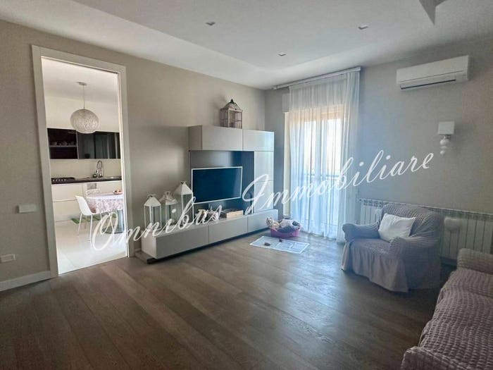 Casa quadrilocale in vendita in Via Fiume, Stazione, Foggia