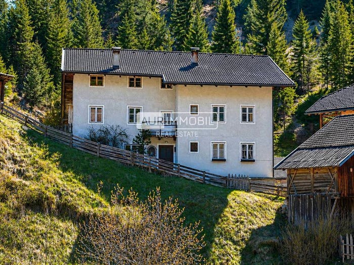 Casa con 6 locali in vendita in Via Pidro, San Genesio, La Valle