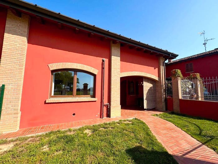 Casa con 5 locali in vendita in Via Edmondo De Amicis, San Giorgio Piacentino