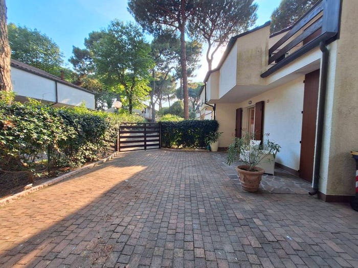 Casa quadrilocale in vendita in Viale dei Lecci, Lido degli Estensi, Comacchio