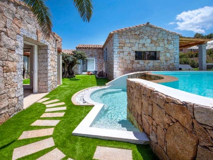 Casa con 6 locali in vendita in Castiadas