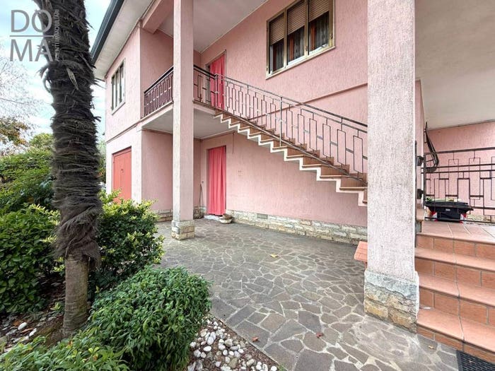 Casa con 6 locali in vendita in Via Roma, Centro, Porto Viro