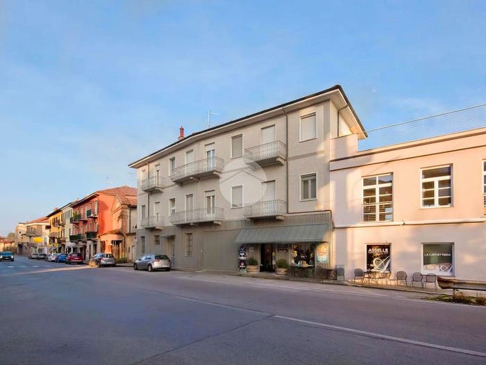Appartamento quadrilocale in vendita in Via Cuneo, Centro, Bra