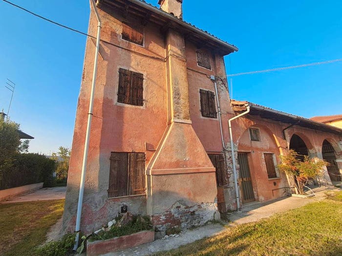 Casa con 6 locali in vendita in Borgo Monte Grappa, Castelfranco Veneto