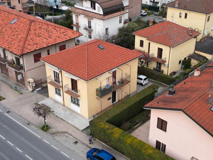 Casa con 6 locali in vendita in corso cortemilia, Corso Langhe Moretta Corso Cortemilia, Alba
