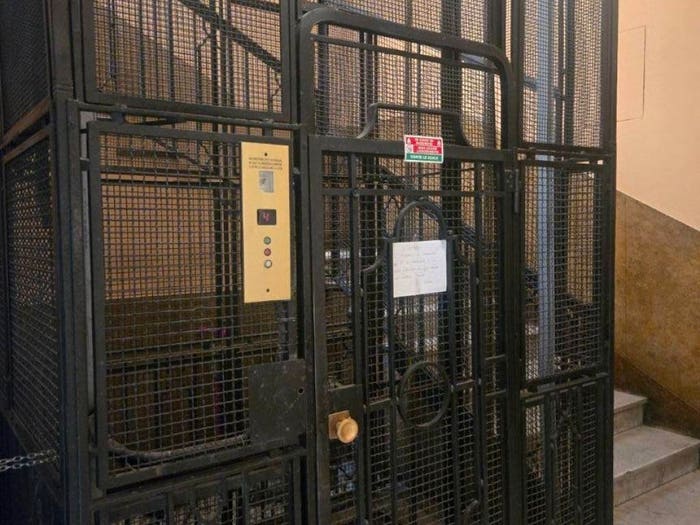 Appartamento trilocale in vendita in Via Pietro Teulié, Corso San Gottardo, Milano