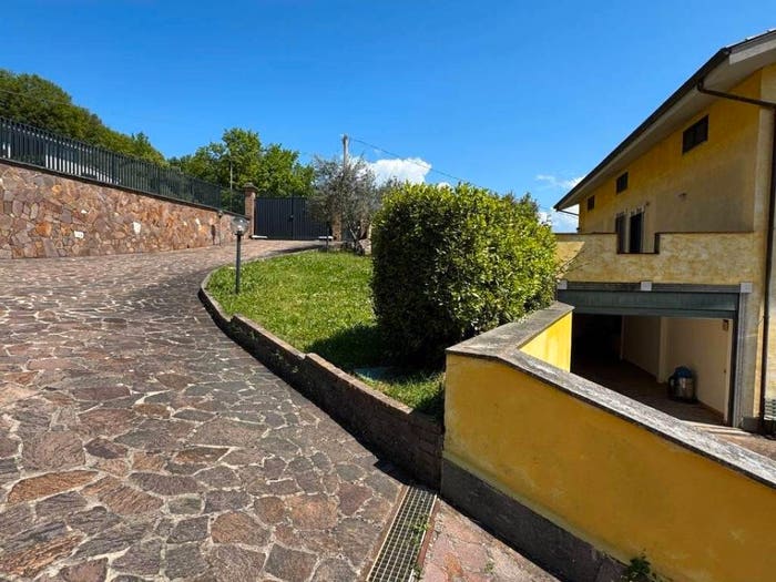 Casa con 6 locali in vendita in Via del Forconile, Gavignano