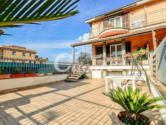Casa trilocale in vendita in Via Palagonia, Borghesiana, Roma