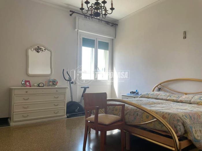 Appartamento quadrilocale in vendita in Via Stefano Dondero A, Sampierdarena, Genova