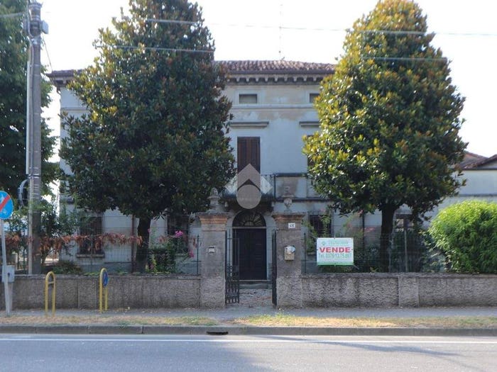 Casa con 6 locali in vendita in Piazza Umberto I, Centro, Marcaria