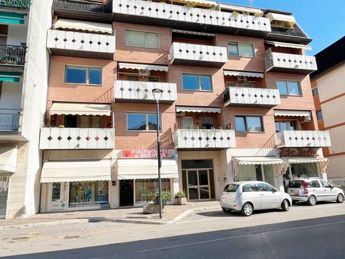 Appartamento trilocale in vendita in Piazza Dante Alighieri, Centro, Staranzano