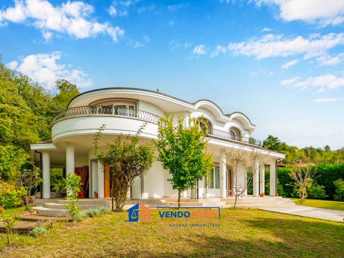 Casa con 6 locali in vendita in Corso Europa, Borgo Piave Corso Europa Zona Ferrero, Alba