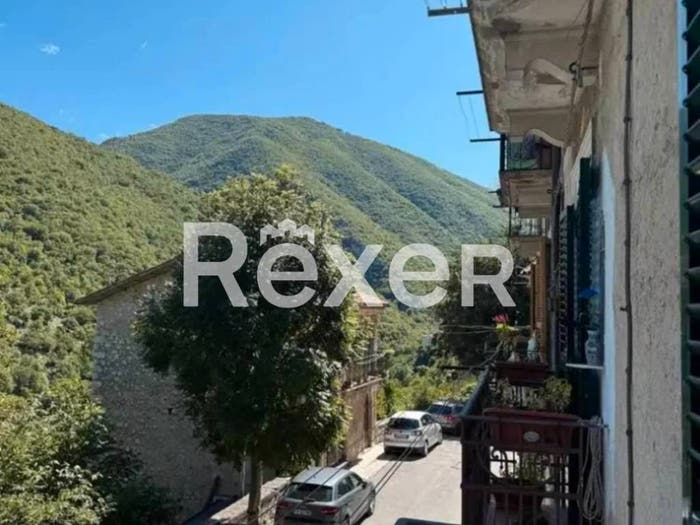 Appartamento trilocale in vendita in Viale dei Caduti, Centro, Scanno
