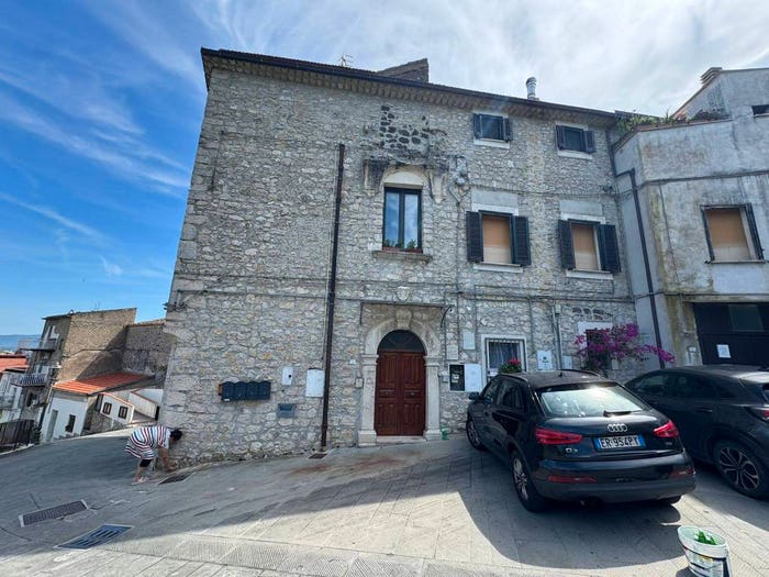 Appartamento con 6 locali in vendita in Via San Giovanni, Centro, Castelforte