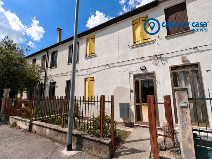 Casa bilocale in vendita in Via Bortolina, Centro, Adria