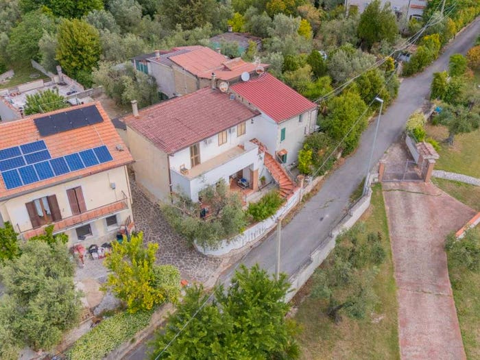 Appartamento quadrilocale in vendita in Via San Cesareo, Fara in Sabina