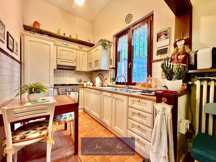 Casa con 6 locali in vendita in Via della Sala, Brozzi, Firenze