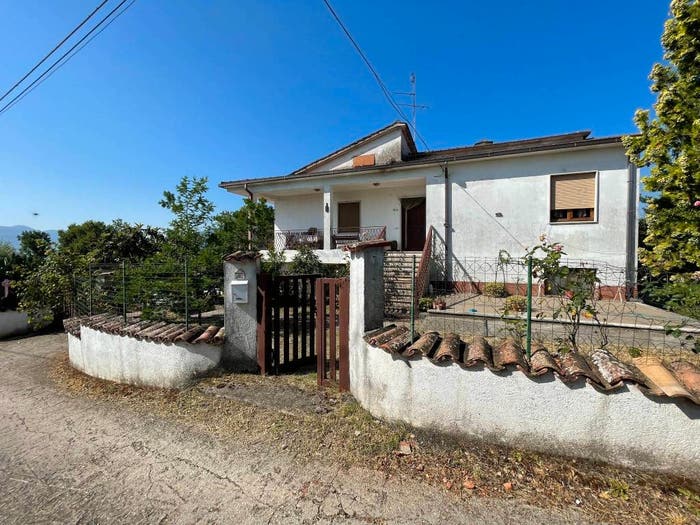Casa quadrilocale in vendita in Via Colle Antico, Centro, Ceccano