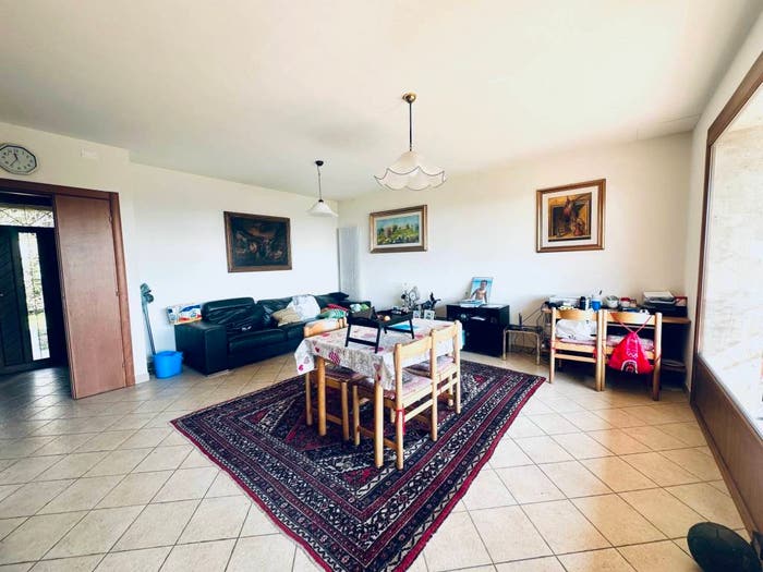 Casa con 6 locali in vendita in Centro, Borso del Grappa