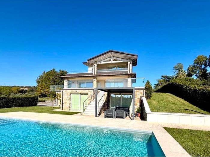Casa con 6 locali in vendita in Via Sotto Monte Tapino, Moniga del Garda