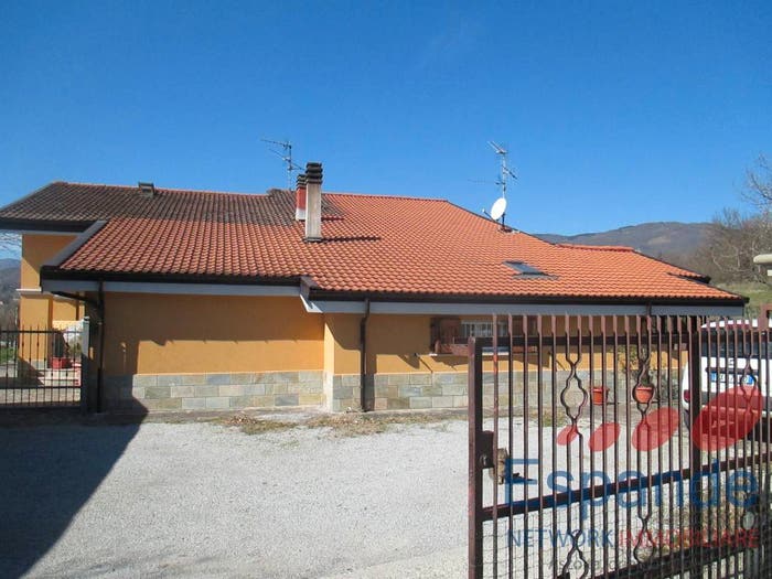 Casa quadrilocale in vendita in Silla, Gaggio Montano