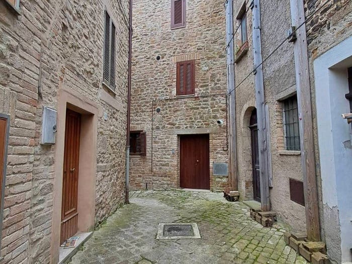 Casa con 5 locali in vendita in via Annibal Caro, Centro, Rotella