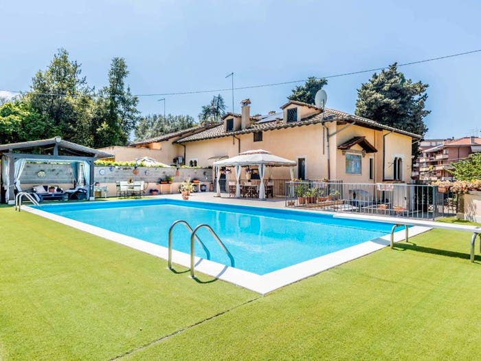 Casa con 6 locali in vendita in Via San Francesco d'Assisi, Centro, Grottaferrata