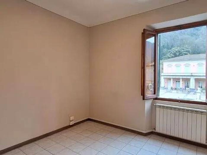 Appartamento trilocale in vendita in Urb Bagni Di Lucca Villa Bagni Di Lucca, Centro, Bagni di Lucca