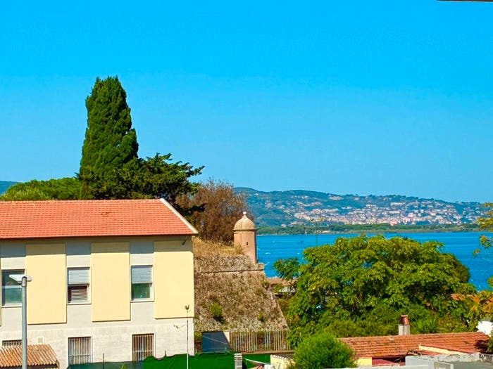 Appartamento quadrilocale in vendita in Via Vittorio Alfieri, Centro, Orbetello