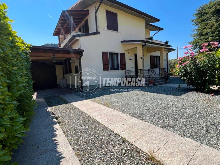 Casa con 6 locali in vendita in Via IV Novembre, Centro, Affi