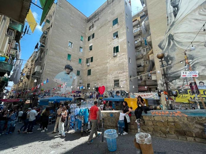 Appartamento quadrilocale in vendita in Via Croci Santa Lucia al Monte, Quartieri Spagnoli, Napoli