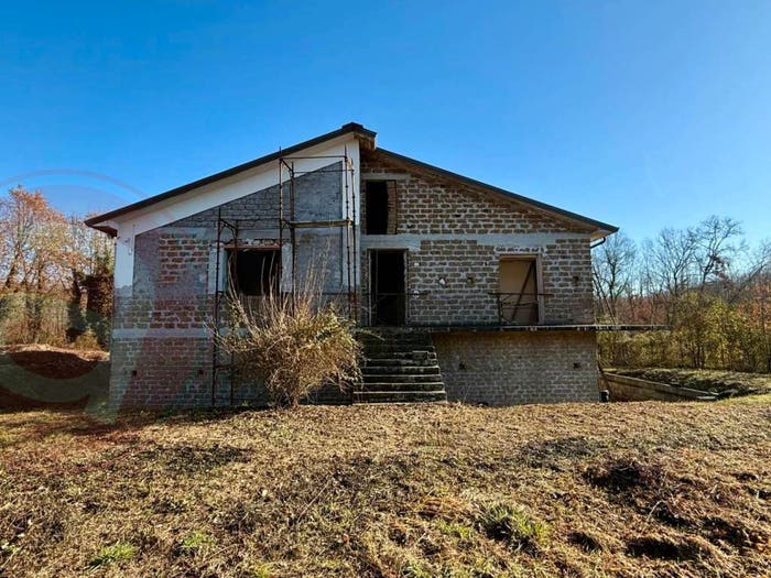 Casa con 6 locali in vendita in Via Campolecorti, Colfelice