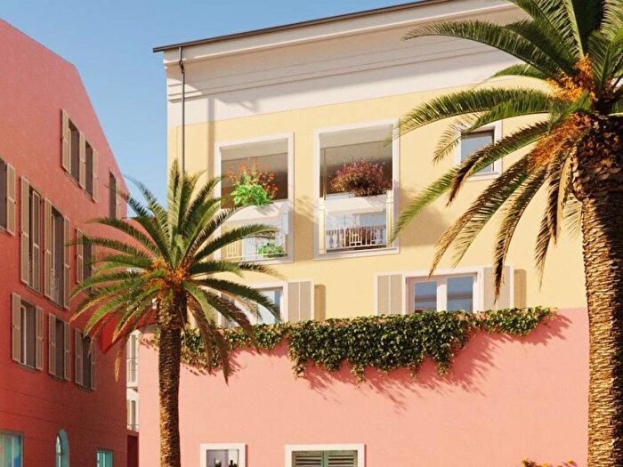 Appartamento trilocale in vendita in Via Trento, Centro, Bordighera