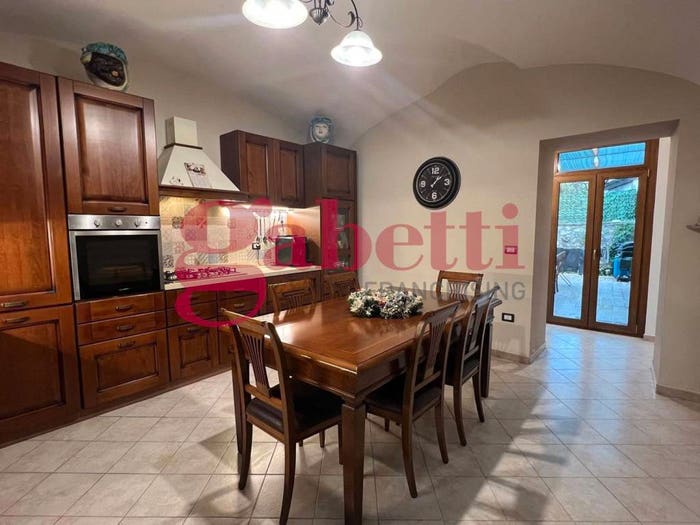 Casa trilocale in vendita in Via Filignano, Centro, Pozzilli
